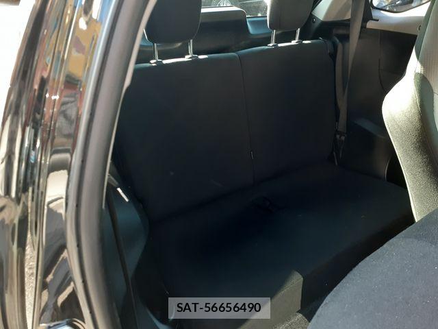 Toyota IQ 2012-11 6271894-17