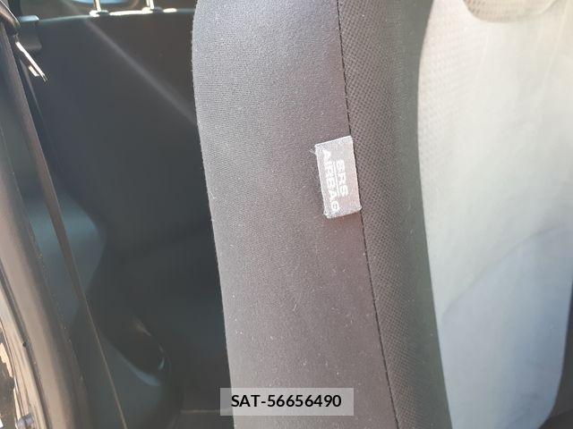 Toyota IQ 2012-11 6271894-24