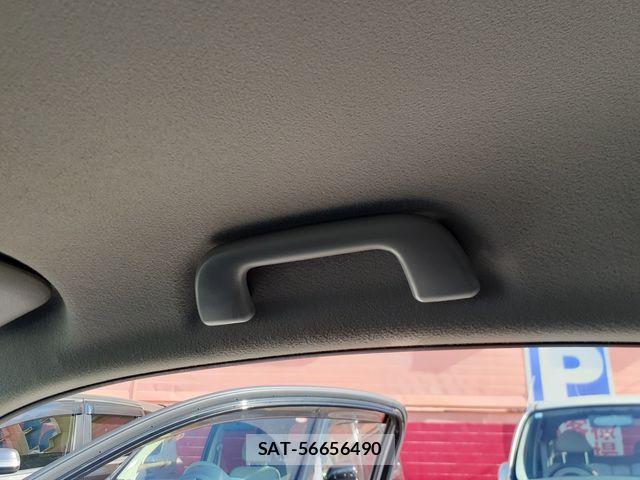 Toyota IQ 2012-11 6271894-25