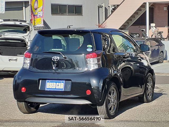 Toyota IQ 2012-11 6271894-2