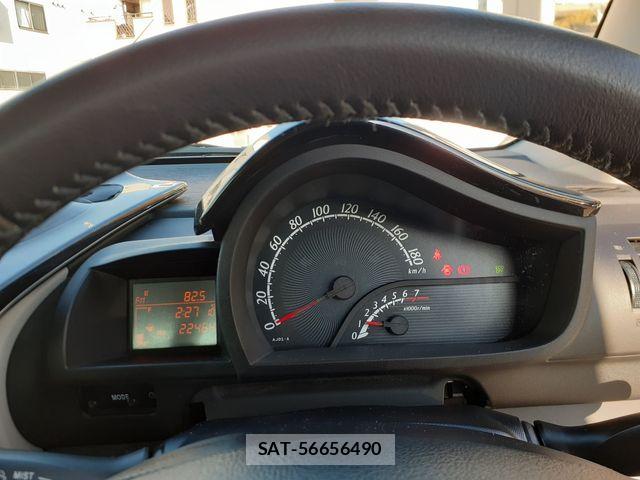 Toyota IQ 2012-11 6271894-29