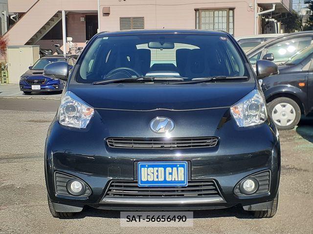 Toyota IQ 2012-11 6271894-3