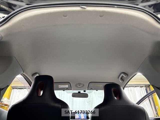 Toyota IQ 2011-01 6612384-10
