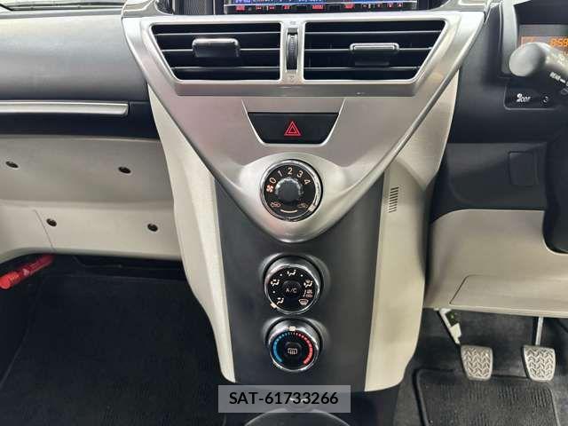 Toyota IQ 2011-01 6612384-15