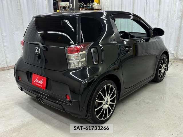 Toyota IQ 2011-01 6612384-1