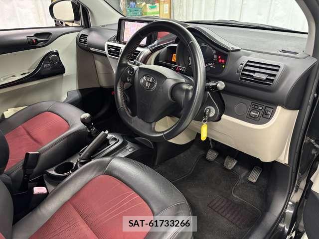Toyota IQ 2011-01 6612384-2