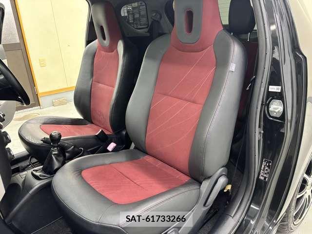 Toyota IQ 2011-01 6612384-5