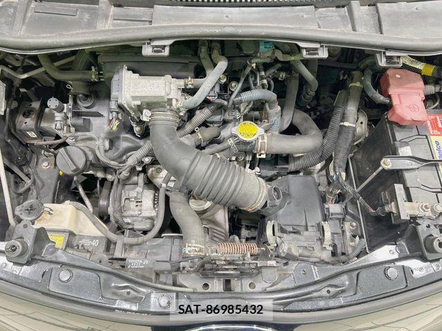 Toyota IQ 2014-02 6716368-16