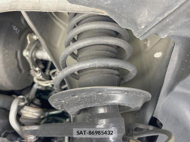 Toyota IQ 2014-02 6716368-19