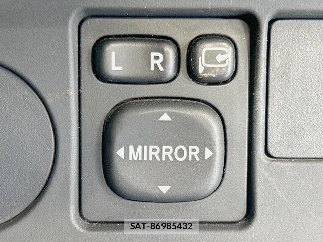 Toyota IQ 2014-02 6716368-6