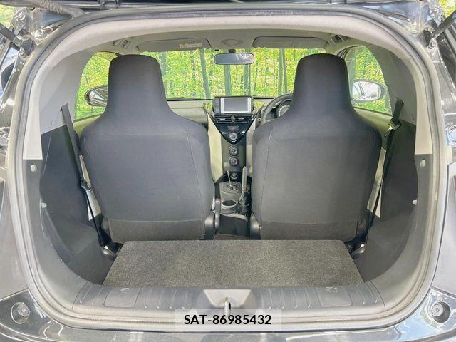 Toyota IQ 2014-02 6716368-8