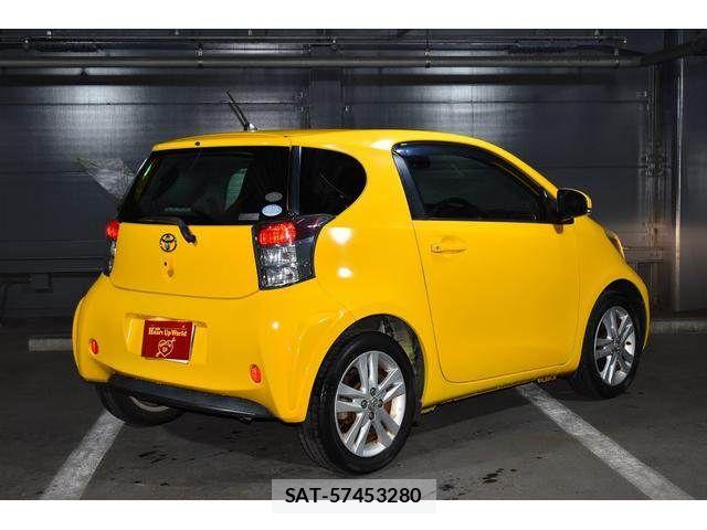 Toyota IQ 2011-02 6994373-2