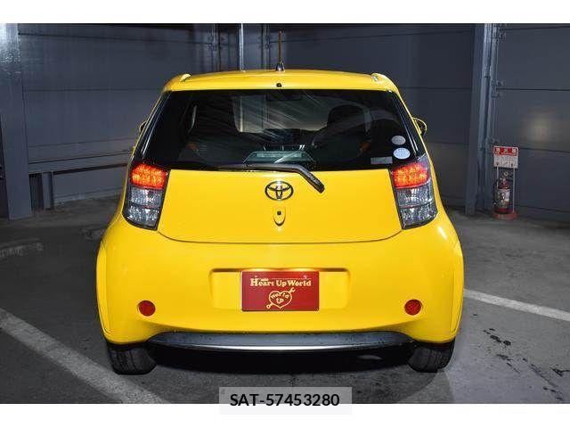 Toyota IQ 2011-02 6994373-3