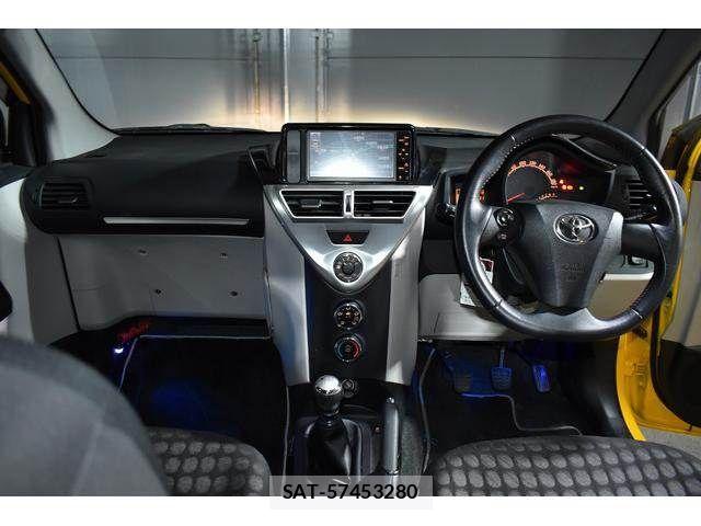 Toyota IQ 2011-02 6994373-4