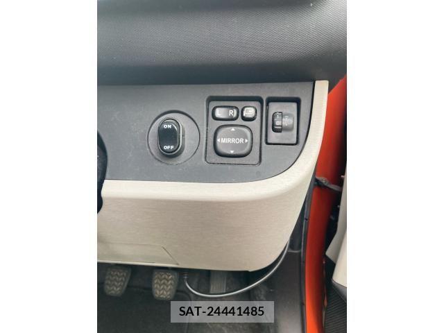 Toyota IQ 2011-12 7219956-17