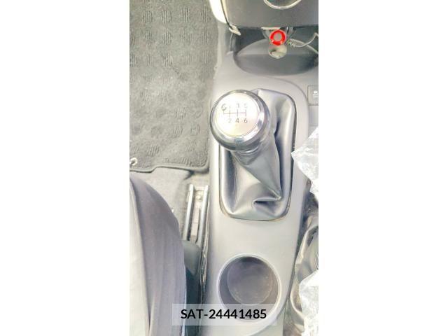 Toyota IQ 2011-12 7219956-19