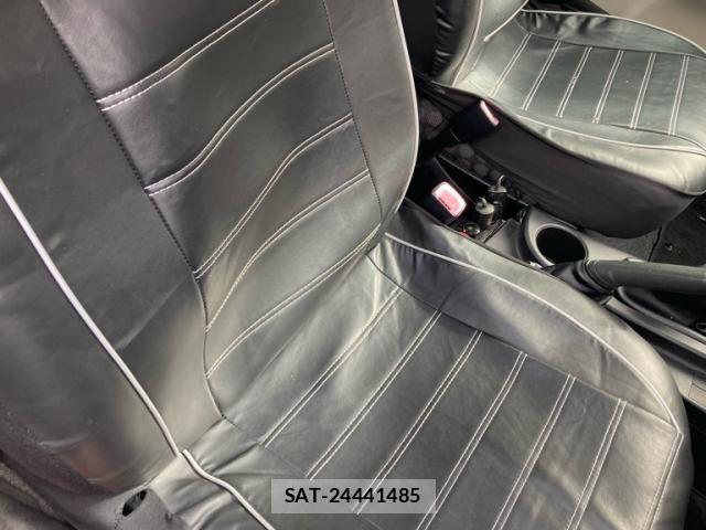 Toyota IQ 2011-12 7219956-21