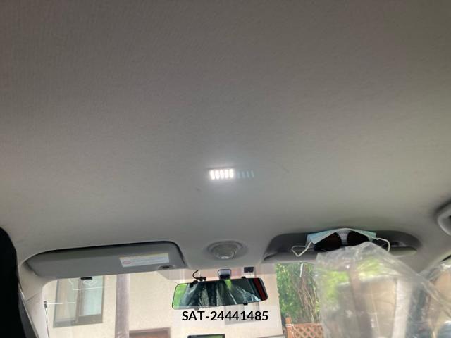Toyota IQ 2011-12 7219956-24