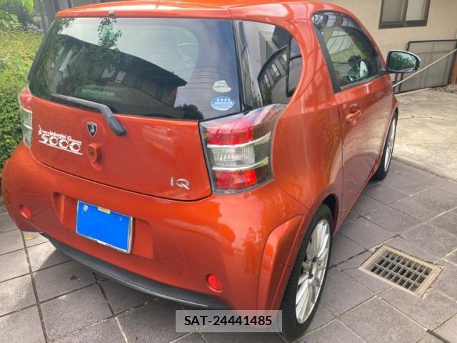 Toyota IQ 2011-12 7219956-4