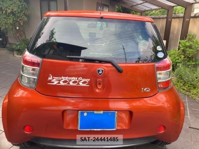 Toyota IQ 2011-12 7219956-5