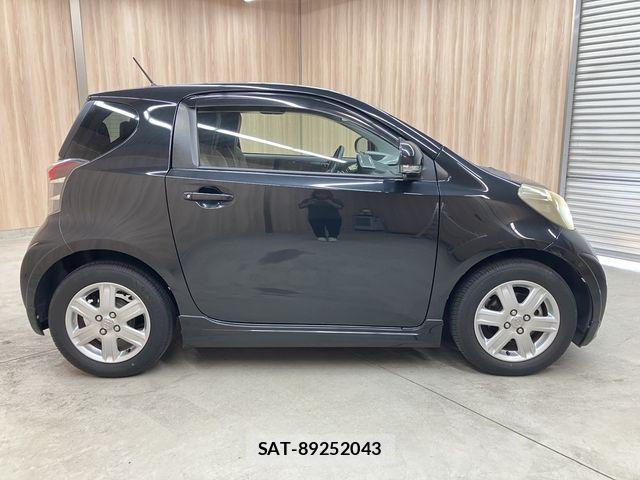 Toyota IQ 2009-06 7327609-22