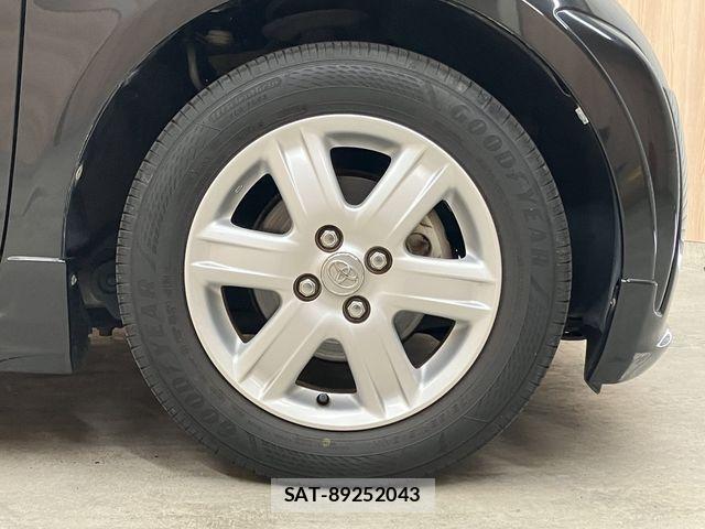 Toyota IQ 2009-06 7327609-24