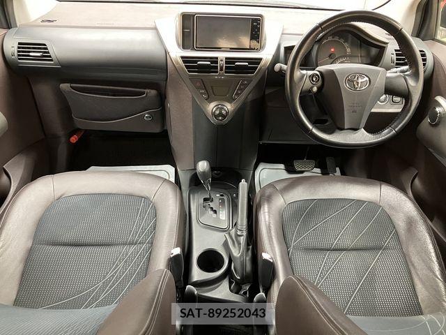 Toyota IQ 2009-06 7327609-25