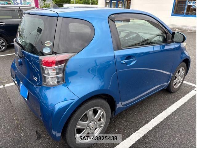 Toyota IQ 2009-09 7358177-1