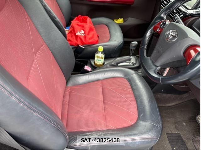 Toyota IQ 2009-09 7358177-4