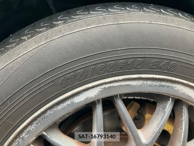 Toyota IQ 2010-01 7358176-9