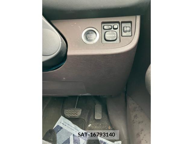 Toyota IQ 2010-01 7358176-13