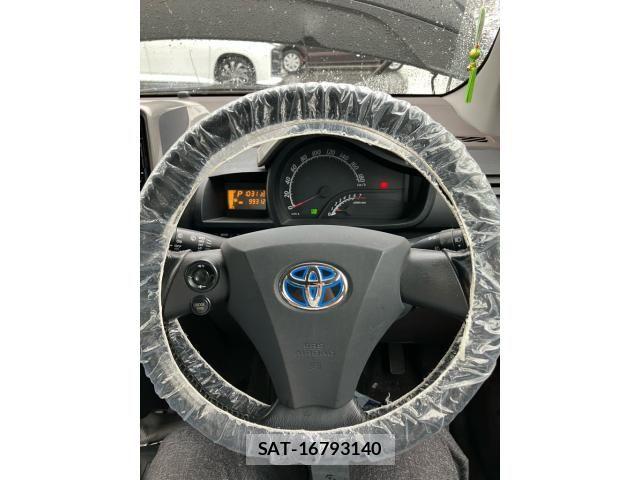 Toyota IQ 2010-01 7358176-14
