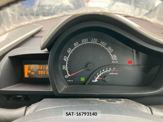 Toyota IQ 2010-01 7358176-15
