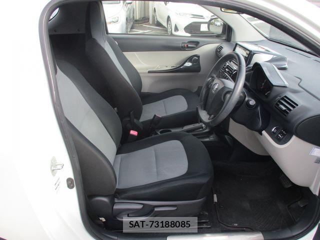 Toyota IQ 2015-01 7358178-9