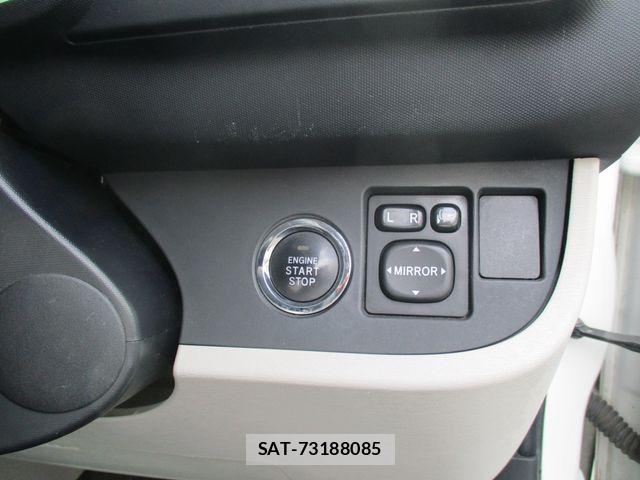 Toyota IQ 2015-01 7358178-11