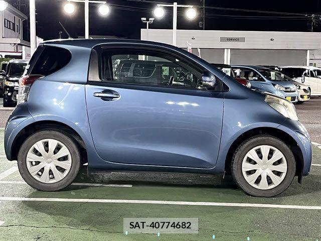 Toyota IQ 2009-12 7358179-17