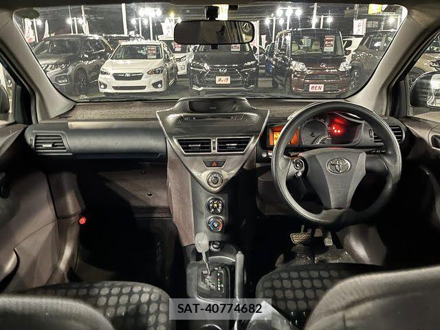 Toyota IQ 2009-12 7358179-1