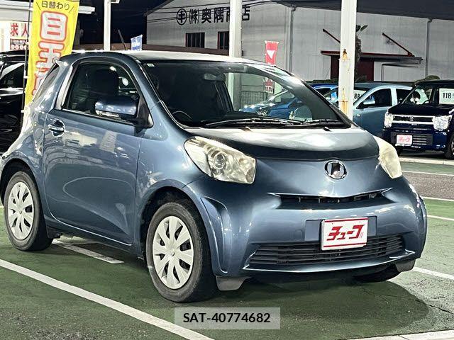 Toyota IQ 2009-12 7358179-24