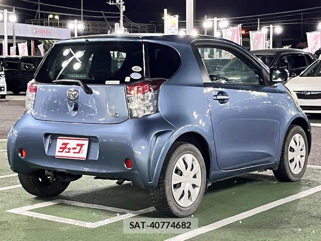 Toyota IQ 2009-12 7358179-2