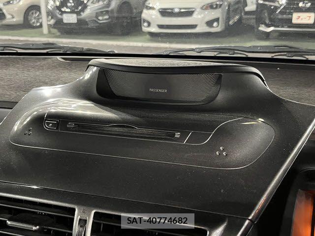Toyota IQ 2009-12 7358179-4