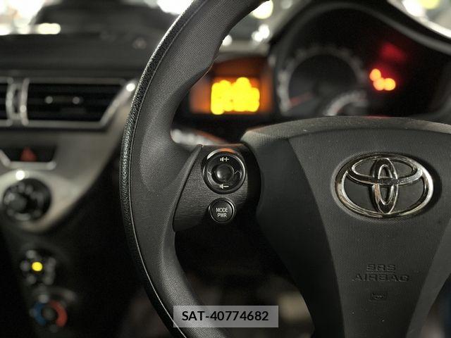 Toyota IQ 2009-12 7358179-5