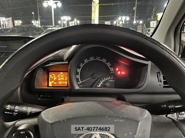 Toyota IQ 2009-12 7358179-7