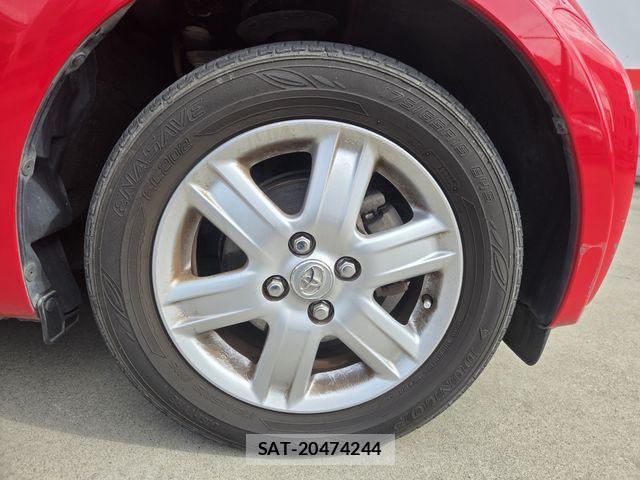 Toyota IQ 2009-07 7358175-21