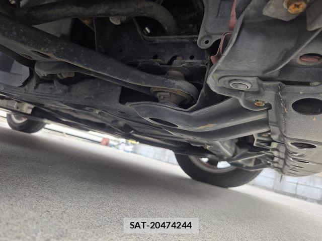 Toyota IQ 2009-07 7358175-22
