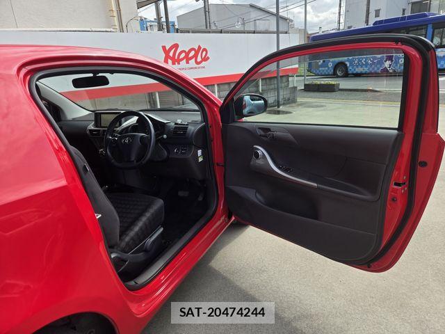 Toyota IQ 2009-07 7358175-3