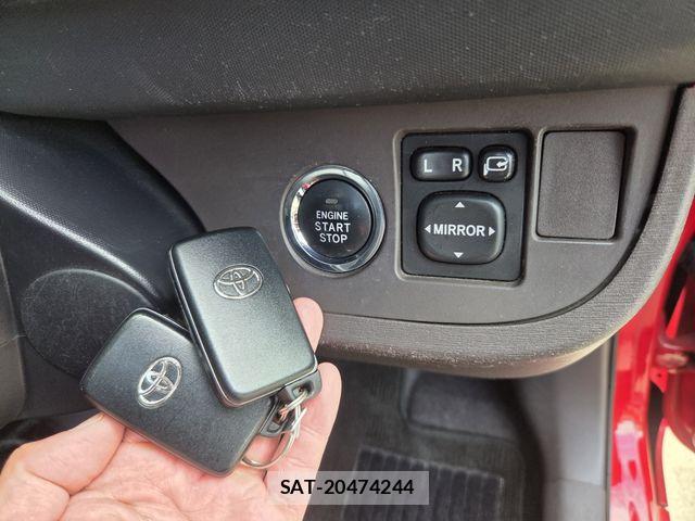Toyota IQ 2009-07 7358175-4