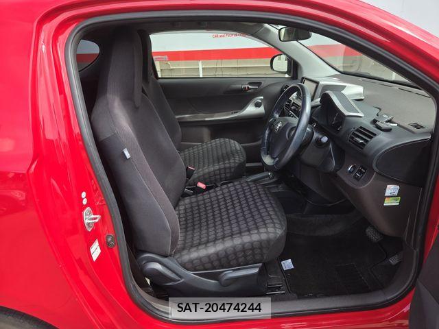 Toyota IQ 2009-07 7358175-5