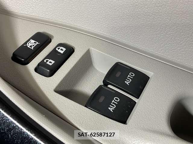 Toyota IQ 2013-03 7392445-15