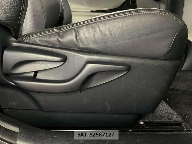 Toyota IQ 2013-03 7392445-16