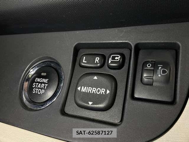 Toyota IQ 2013-03 7392445-18